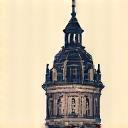 Historisches Gebäude mit Restaurierungswerkzeug Symbol